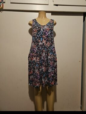 Time and Tru Black Multi Floral Sleeveless V-Neck Midi Dress